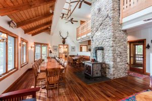 otter-creek-lodge-great-room-dining