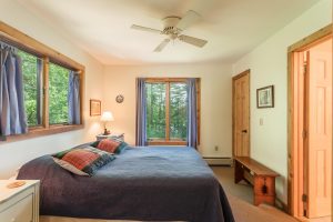 otter-creek-lodge-seneca-bedroom